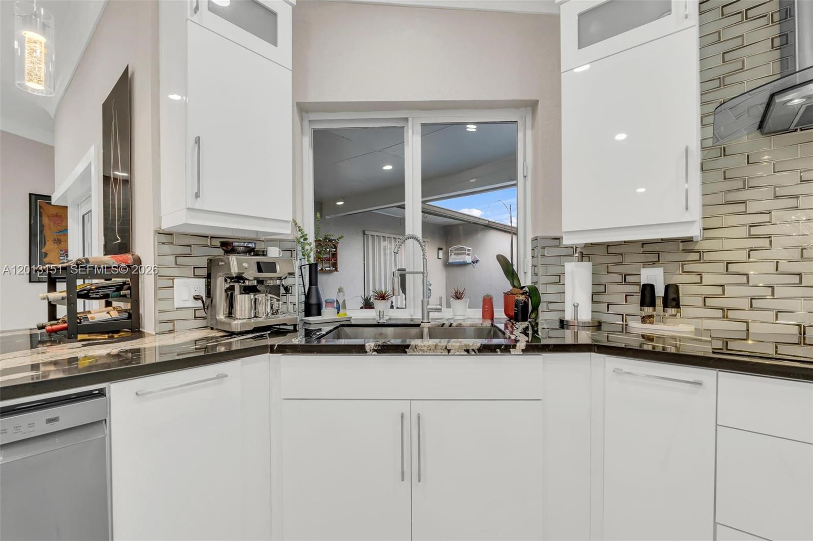 SOUTH MIAMI LAKES - Residential