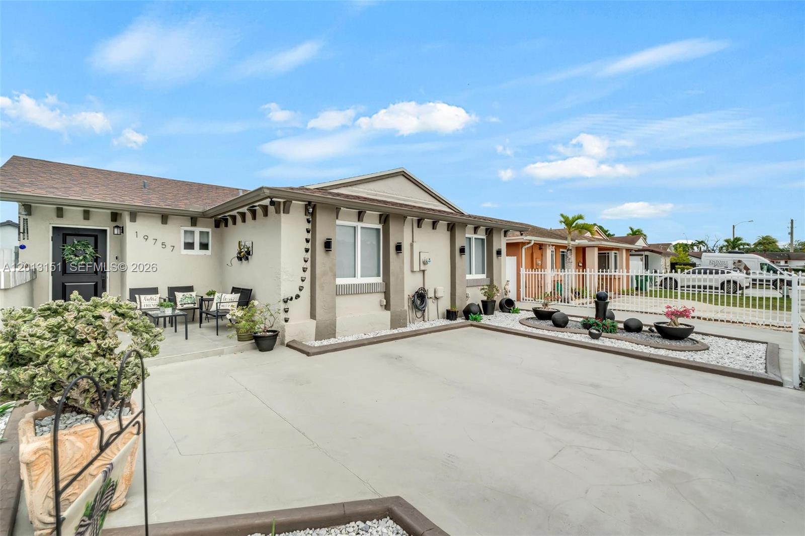 SOUTH MIAMI LAKES - Residential