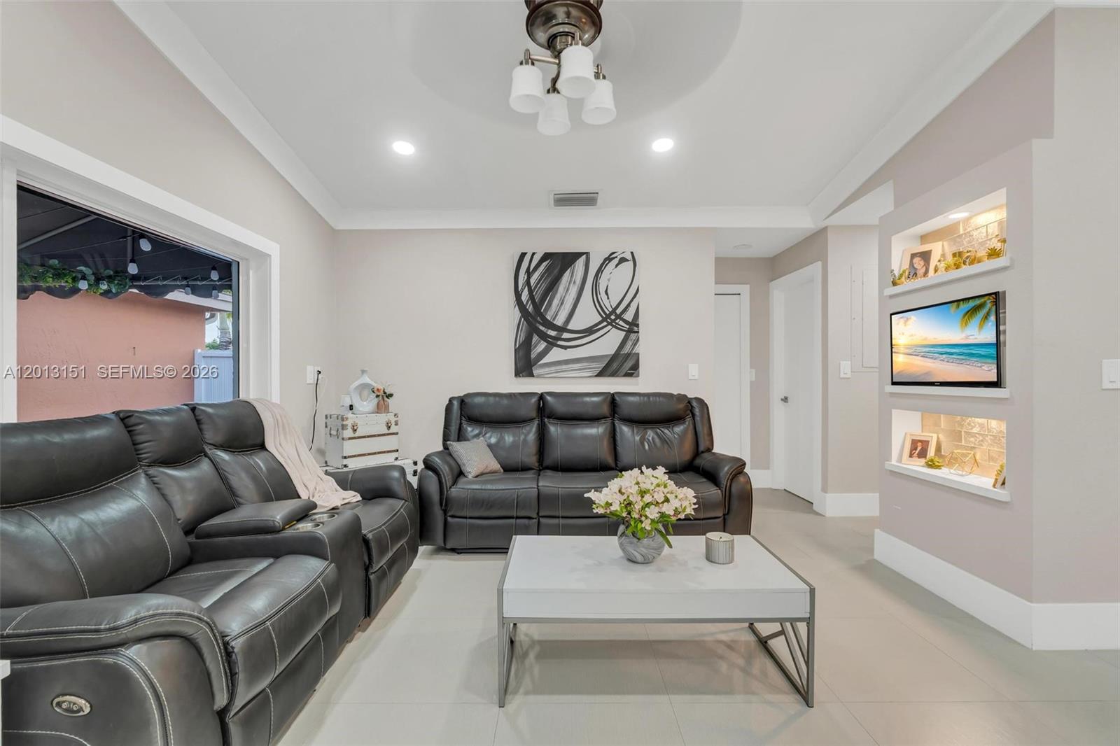 SOUTH MIAMI LAKES - Residential