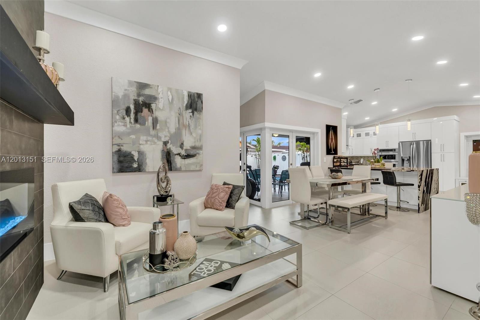 SOUTH MIAMI LAKES - Residential
