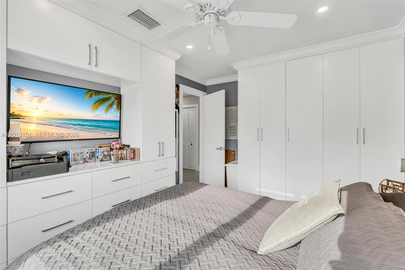 SOUTH MIAMI LAKES - Residential