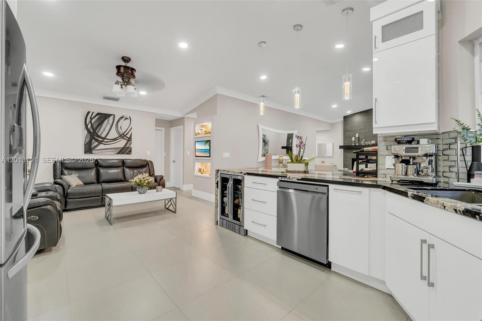 SOUTH MIAMI LAKES - Residential
