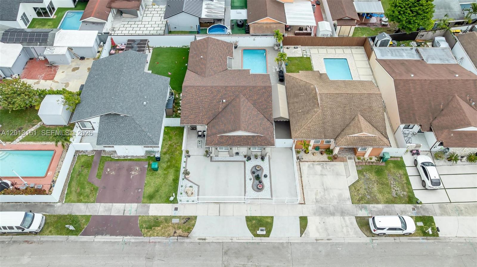 SOUTH MIAMI LAKES - Residential