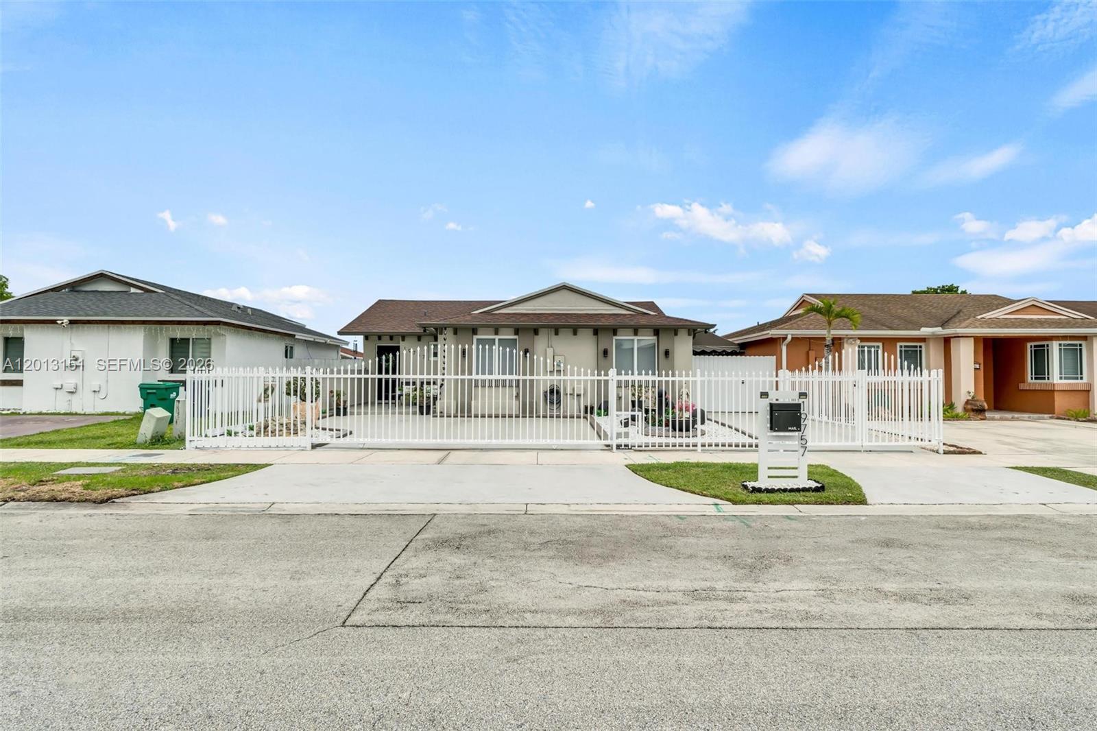 SOUTH MIAMI LAKES - Residential
