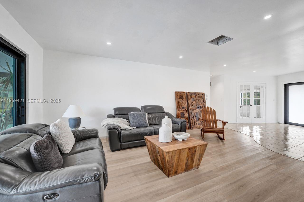 BONAVENTURE LAKES 3RD ADD - Residential