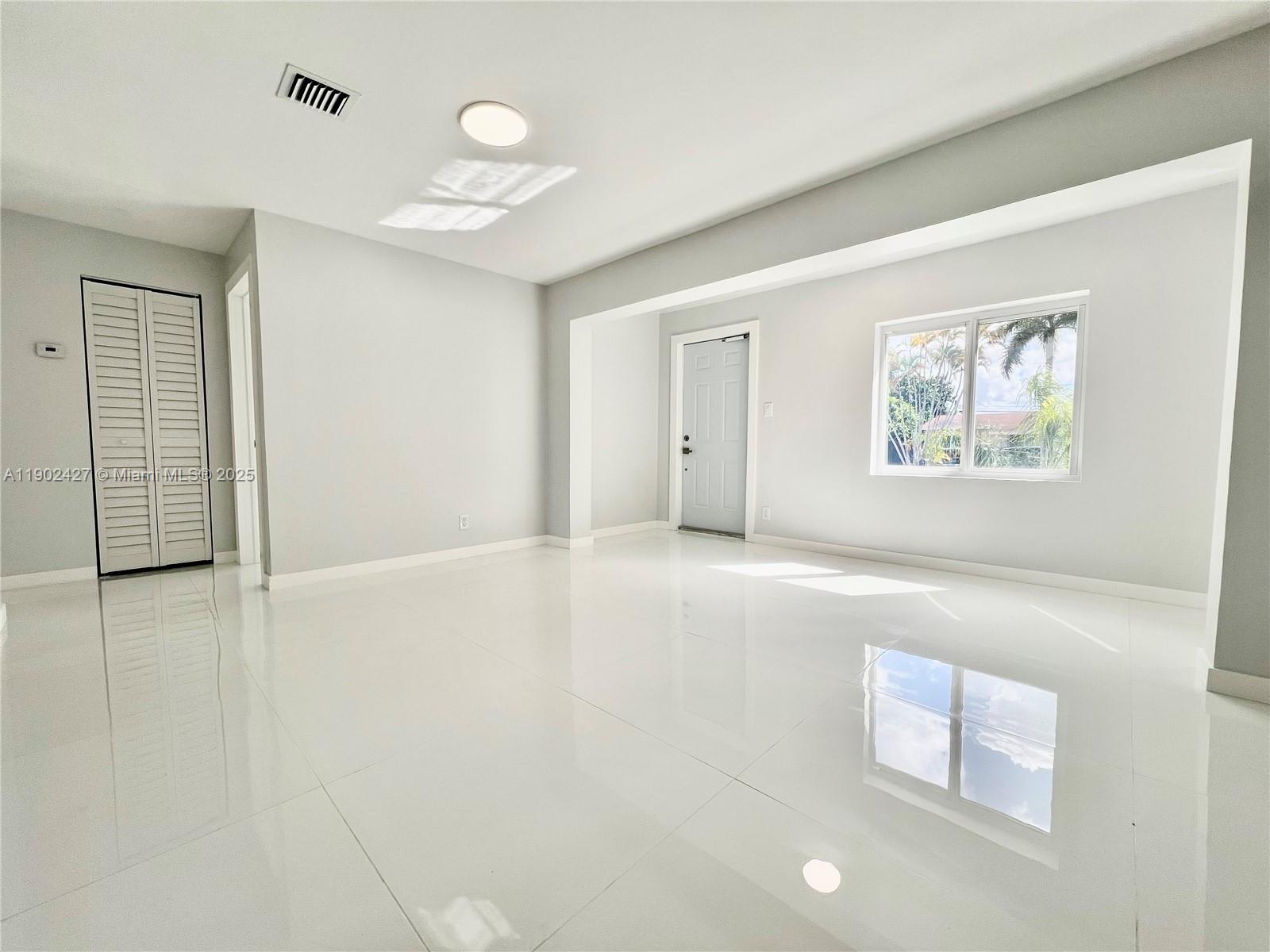 HOLLYWOOD HEIGHTS ESTATES - Residential