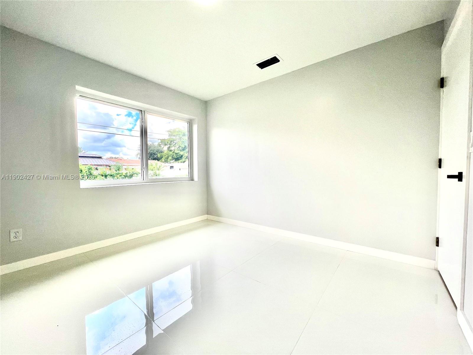 HOLLYWOOD HEIGHTS ESTATES - Residential