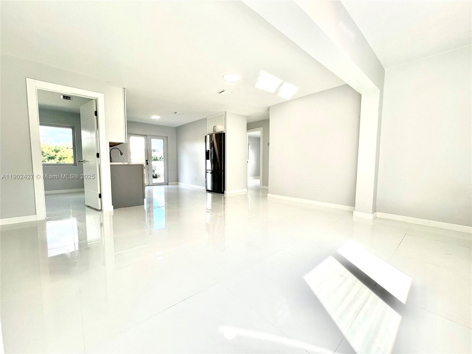 HOLLYWOOD HEIGHTS ESTATES - Residential
