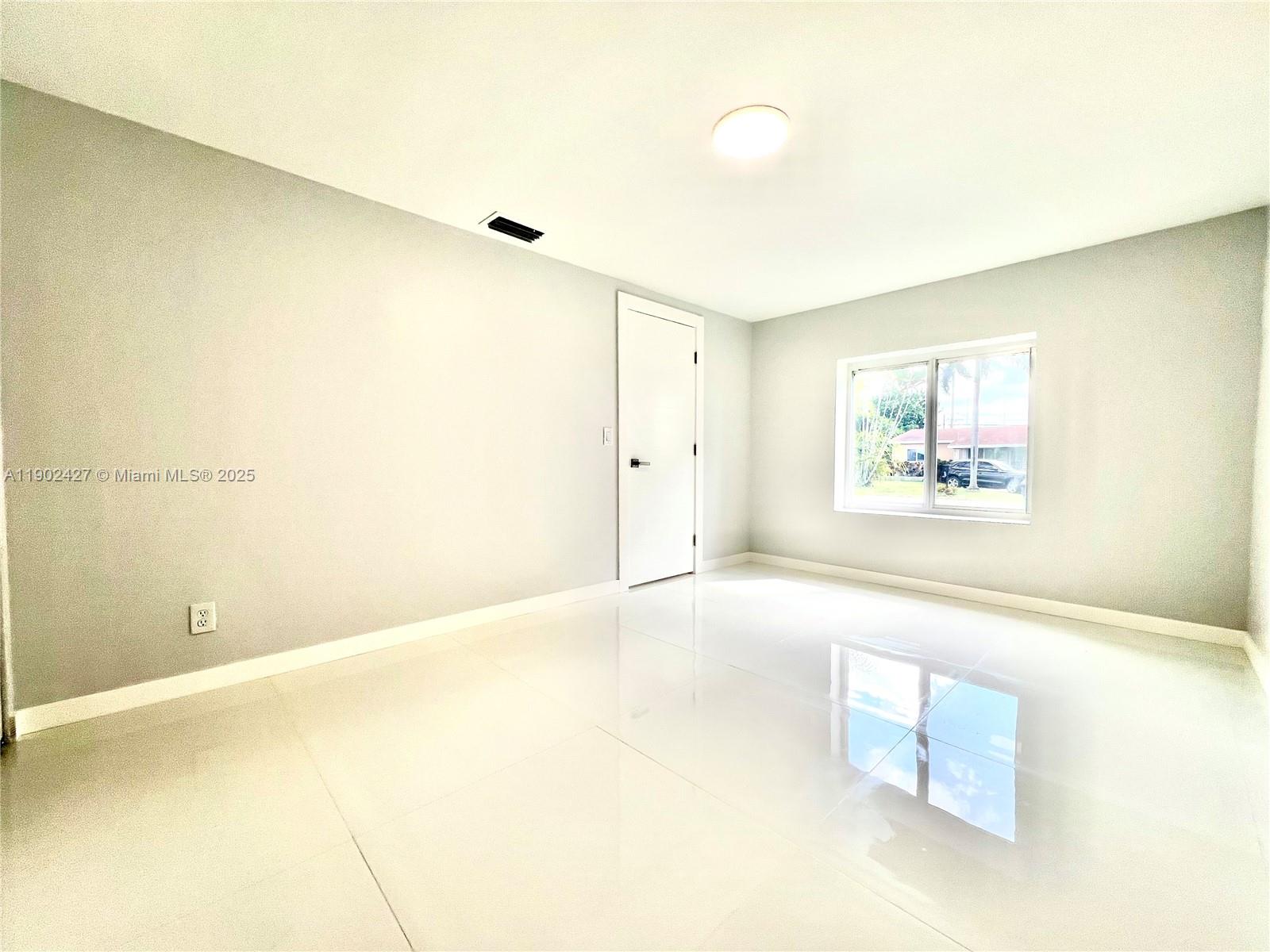 HOLLYWOOD HEIGHTS ESTATES - Residential