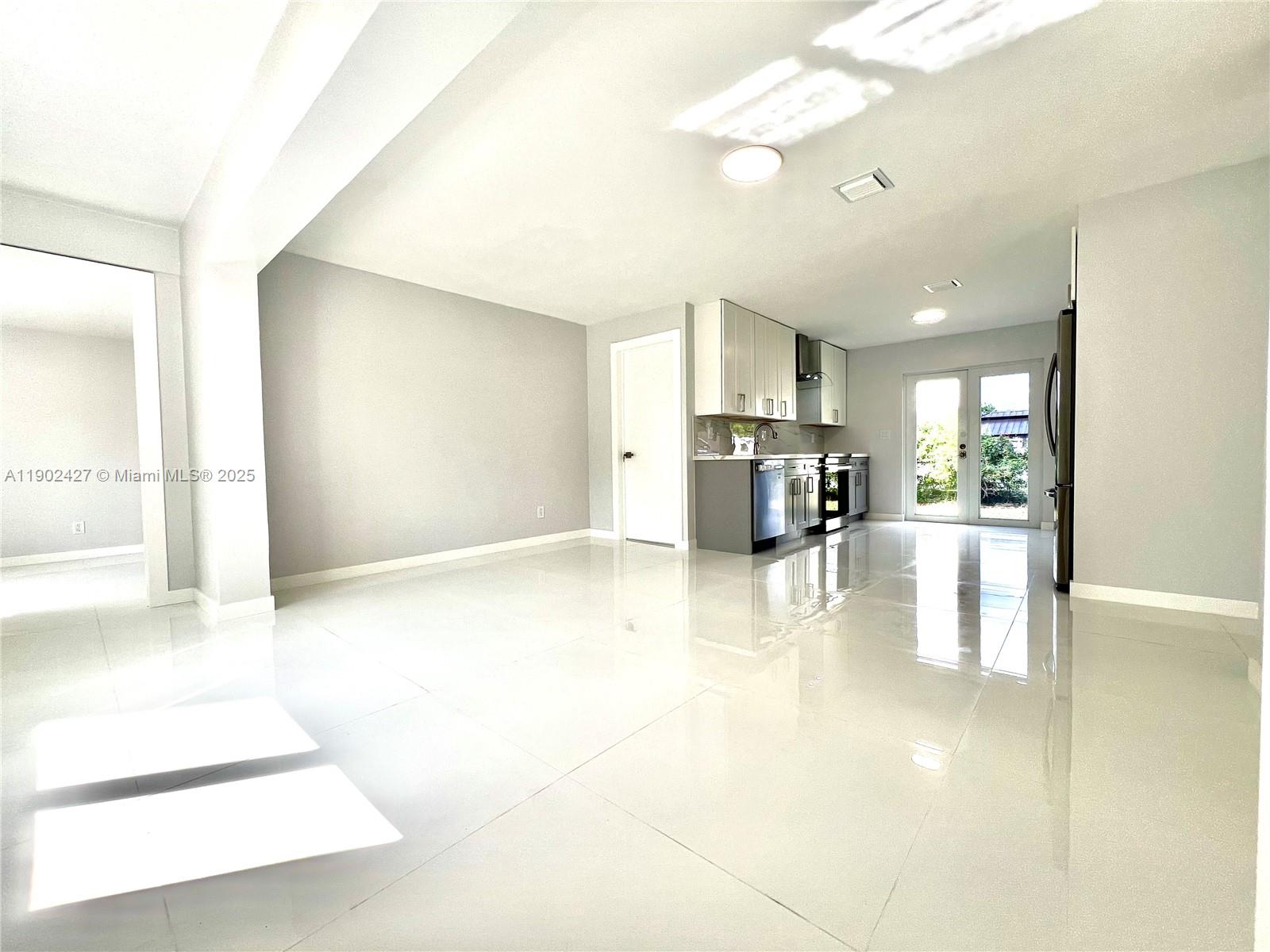 HOLLYWOOD HEIGHTS ESTATES - Residential