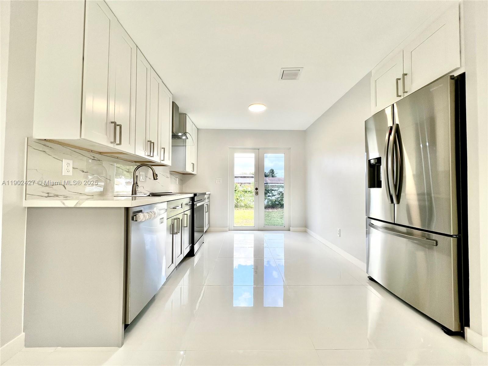 HOLLYWOOD HEIGHTS ESTATES - Residential