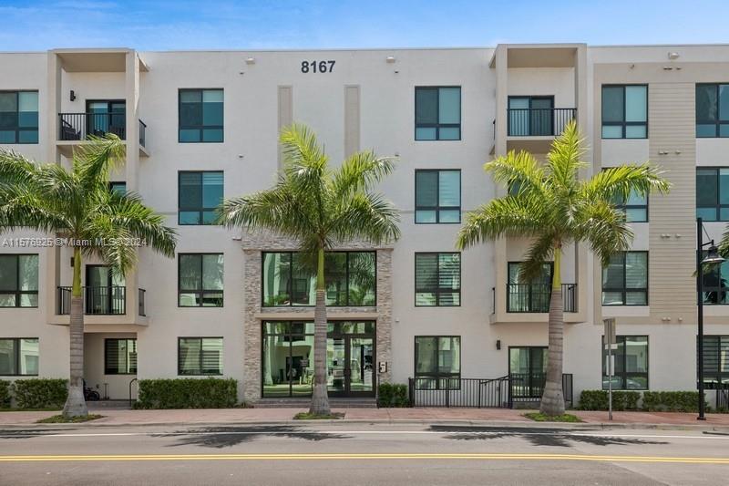 DOWNTOWN DORAL SOUTH PHAS - Residential
