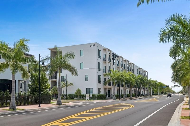 DOWNTOWN DORAL SOUTH PHAS - Residential