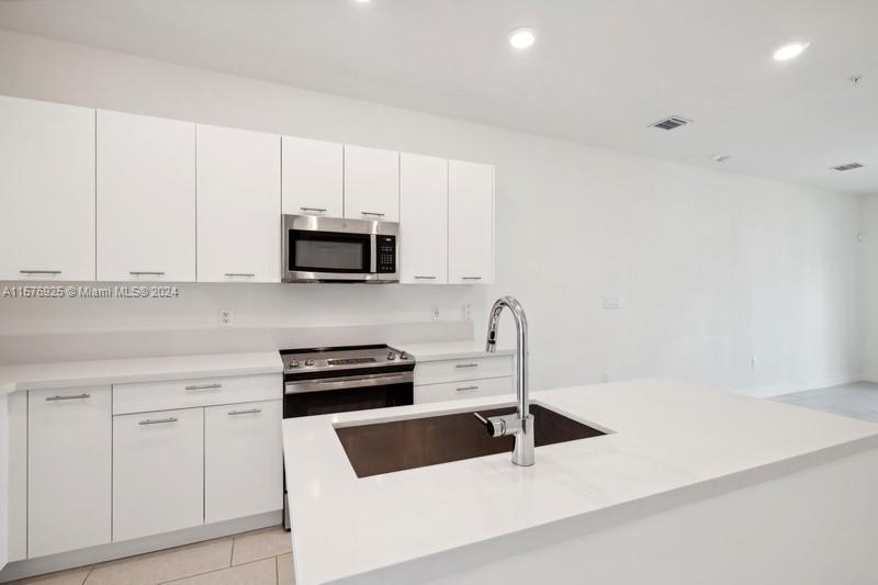 DOWNTOWN DORAL SOUTH PHAS - Residential