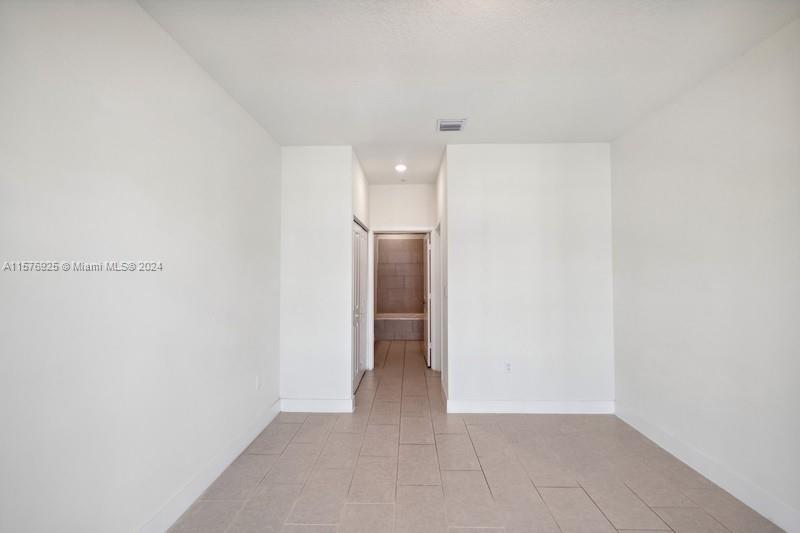 DOWNTOWN DORAL SOUTH PHAS - Residential