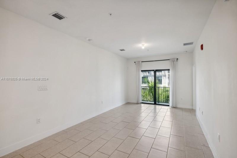 DOWNTOWN DORAL SOUTH PHAS - Residential