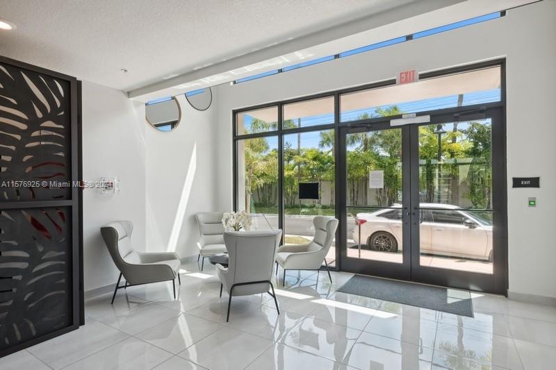 DOWNTOWN DORAL SOUTH PHAS - Residential