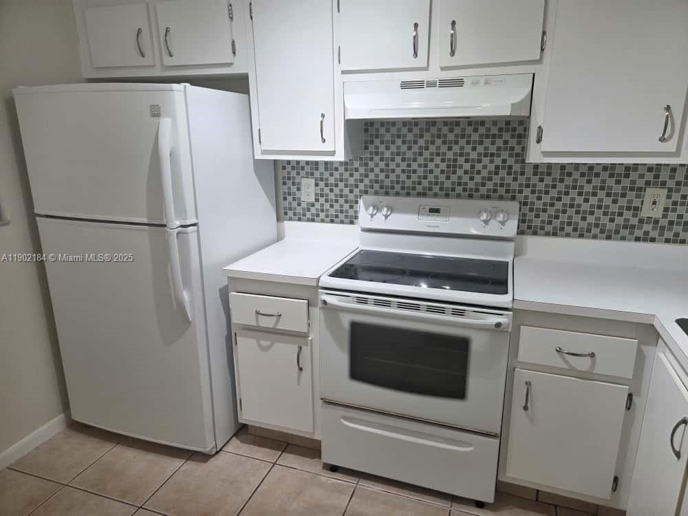 CYPRESS AT WOODMONT III - Residential Lease