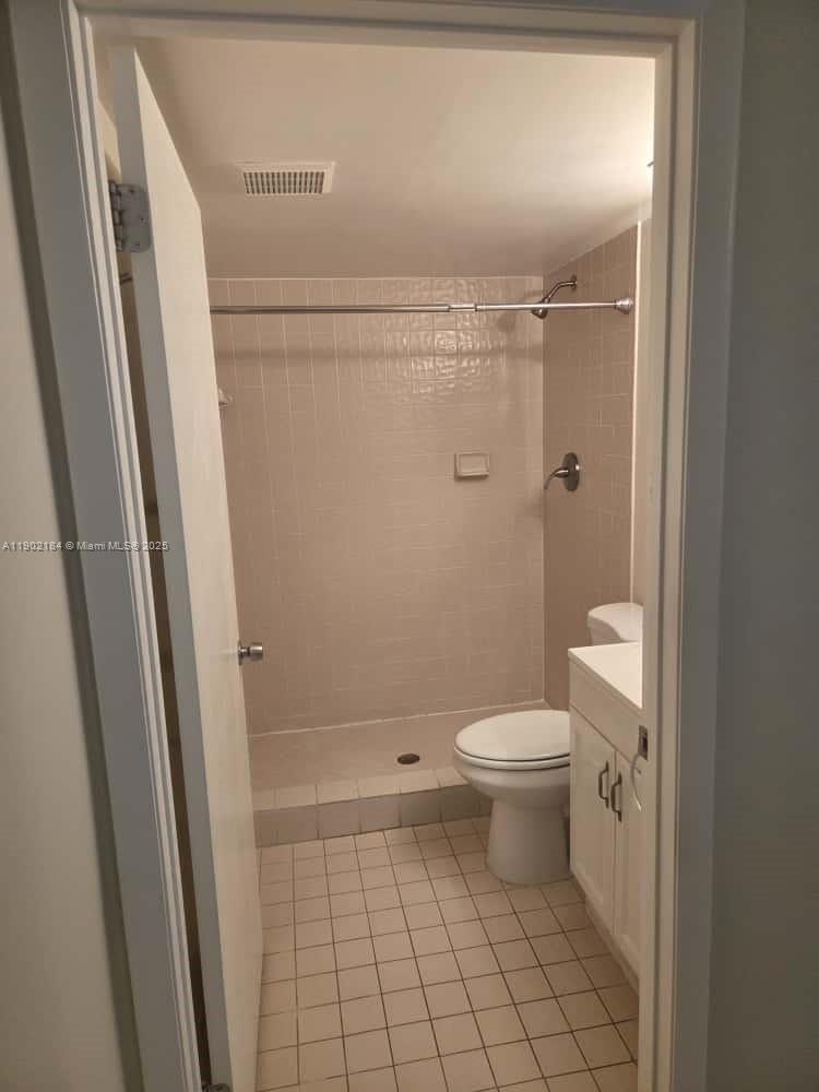 CYPRESS AT WOODMONT III - Residential Lease