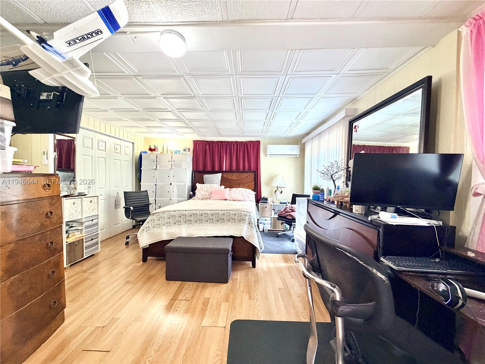 KINGS MANOR ESTATES WEST - Residential