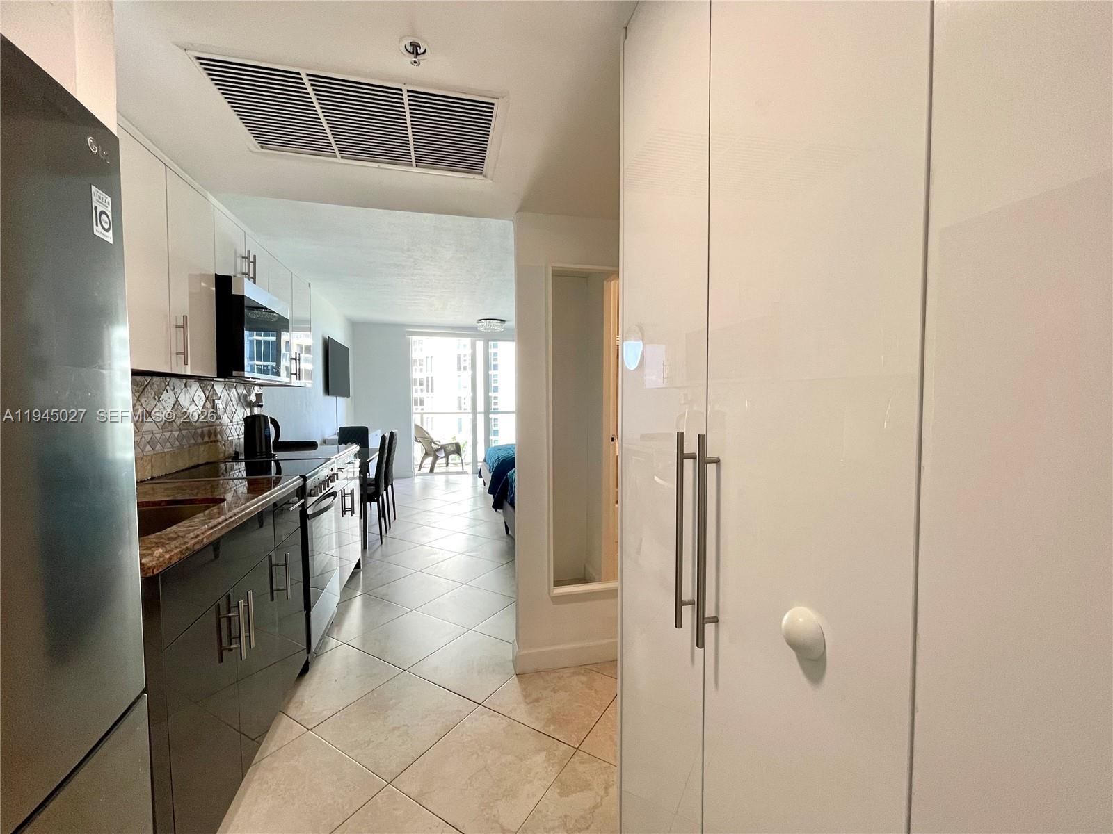 THE AVENTURA BEACH CLUB C - Residential