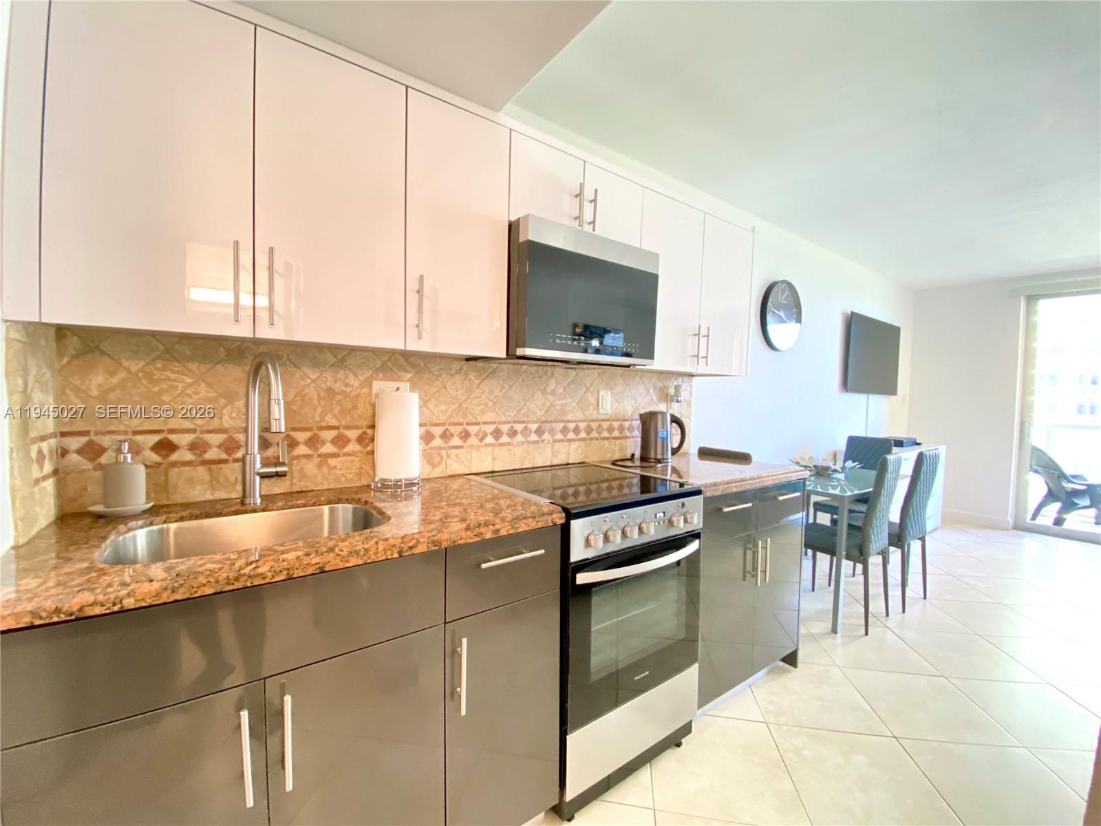 THE AVENTURA BEACH CLUB C - Residential