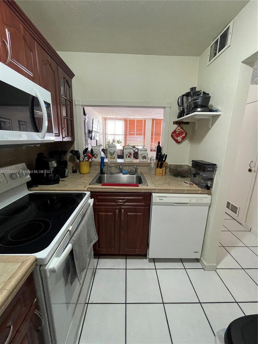 TRITON TOWER CONDO - Residential