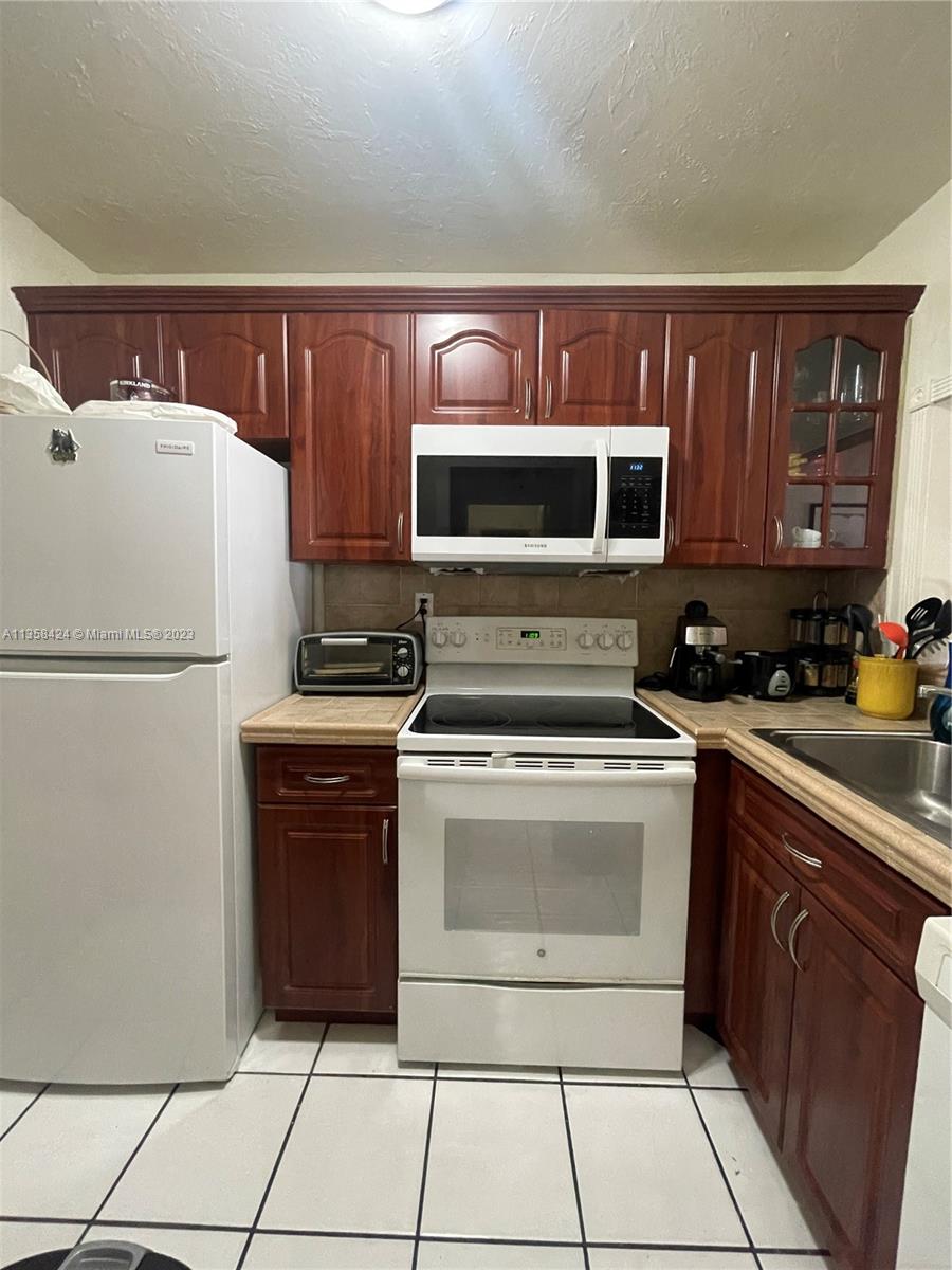 TRITON TOWER CONDO - Residential