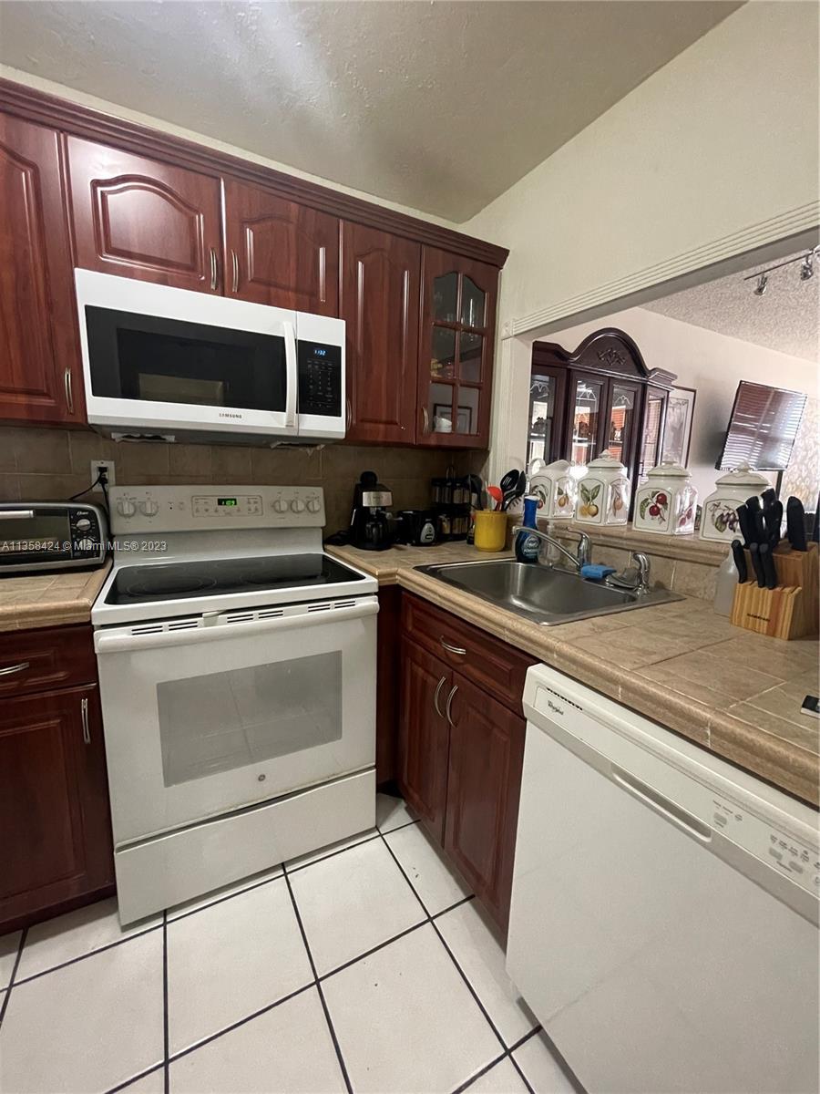 TRITON TOWER CONDO - Residential