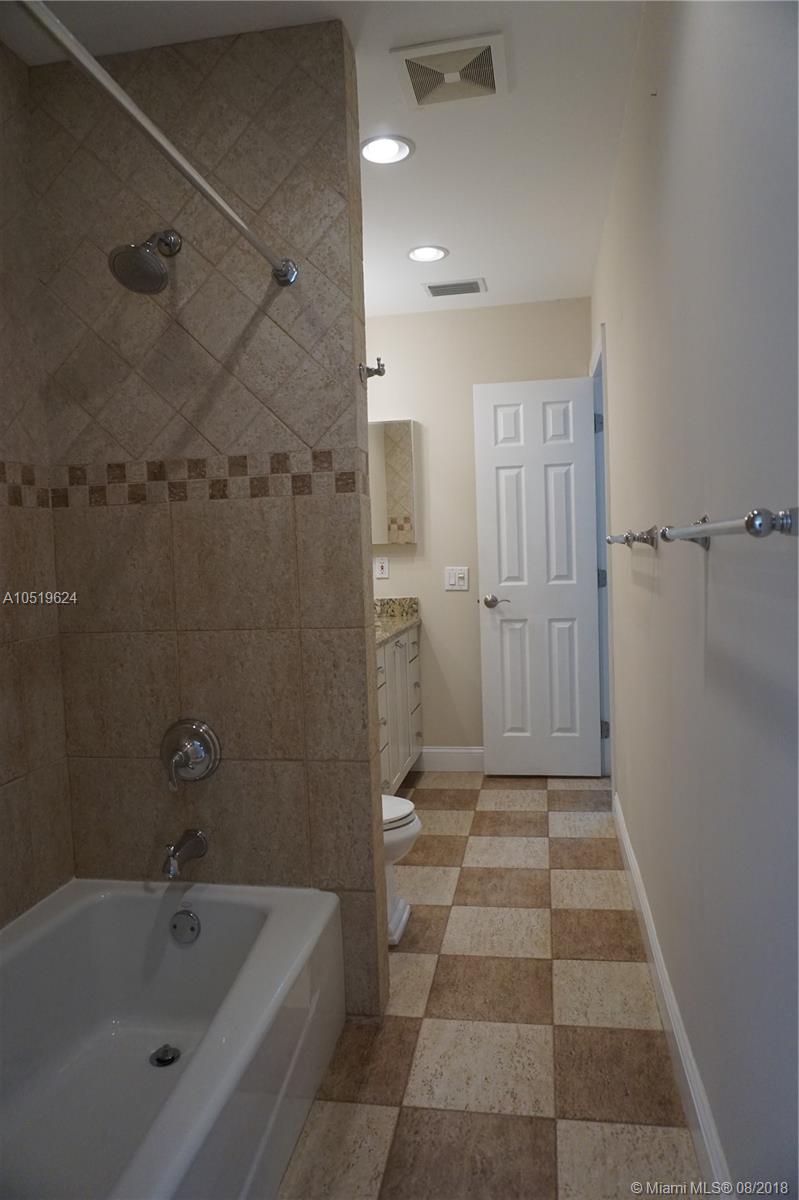 MIRROR LAKE ESTATES SEC 2 - Residential Lease