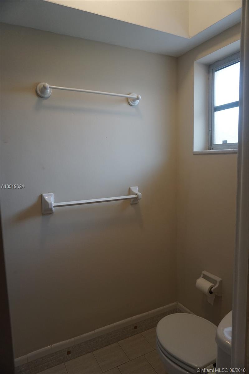 MIRROR LAKE ESTATES SEC 2 - Residential Lease