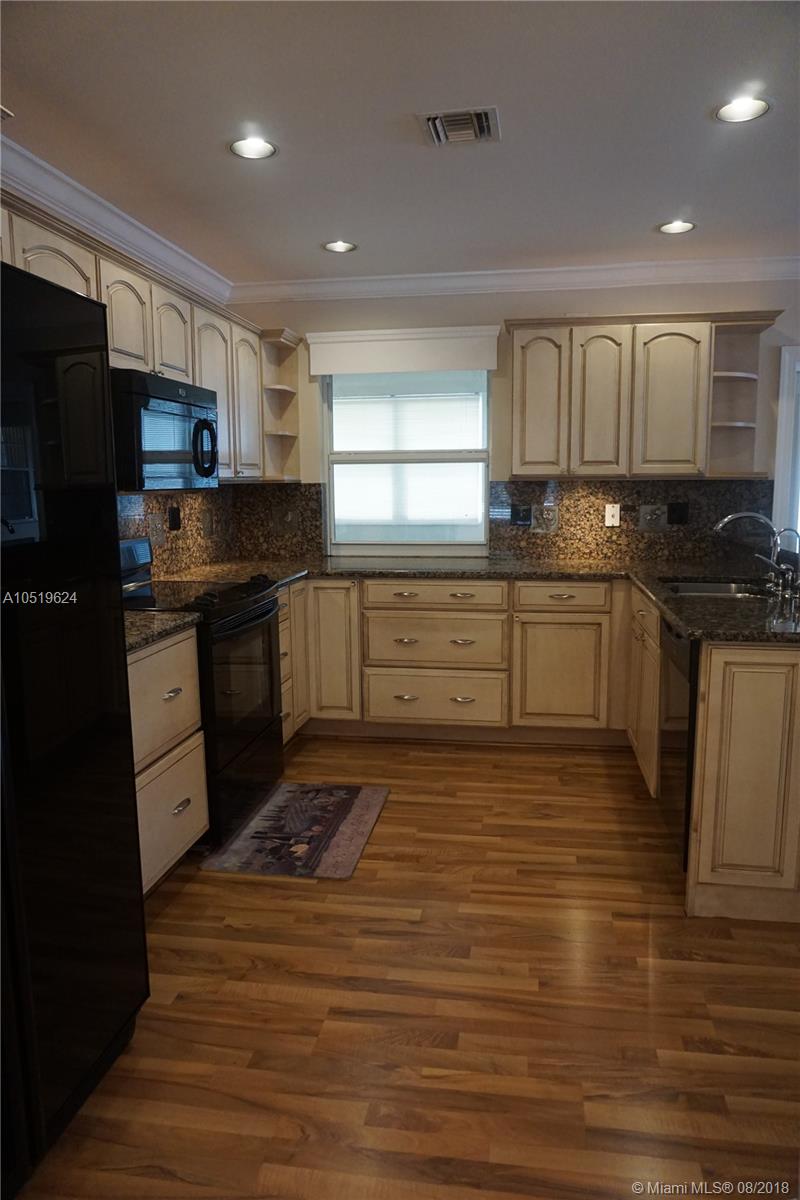 MIRROR LAKE ESTATES SEC 2 - Residential Lease