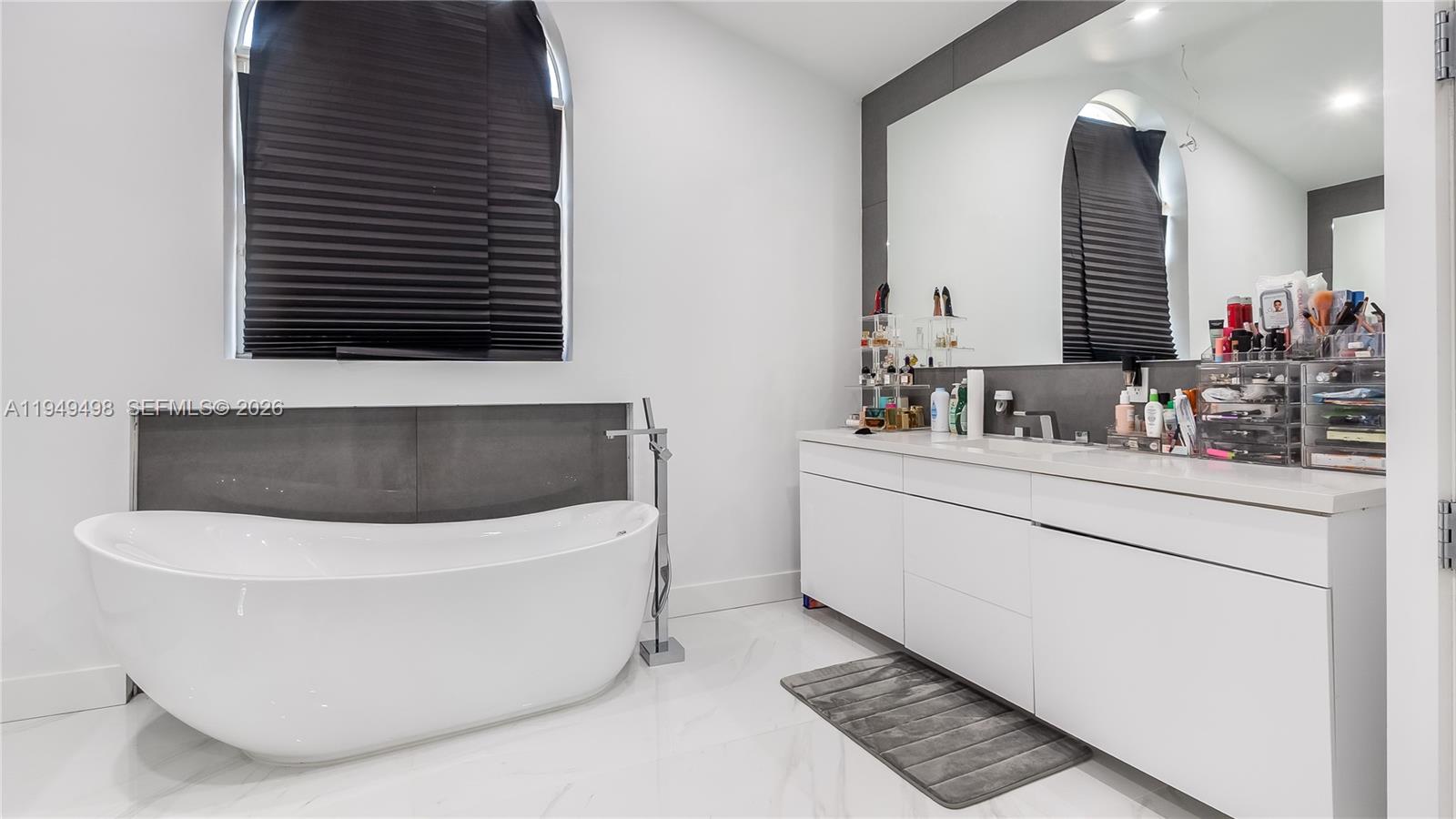 SUNSET FALLS PLAT 1 - Residential