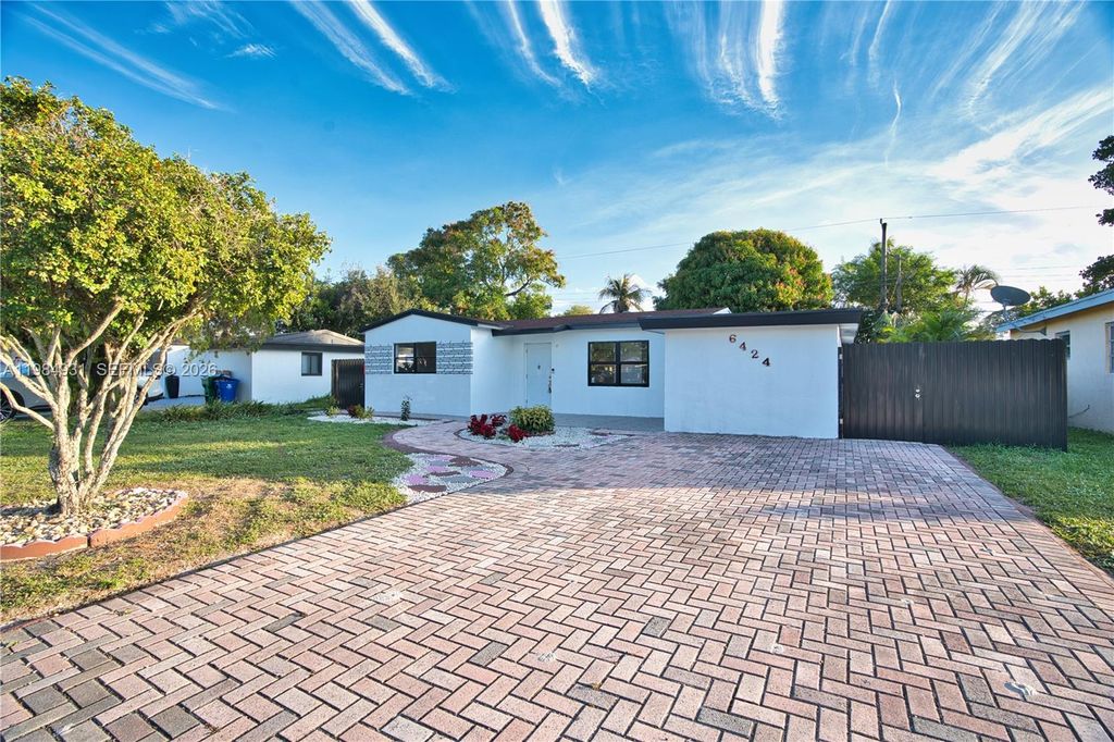 Photo of 6424 SW 20th St, Miramar, FL 33023 (MLS # A11984931)