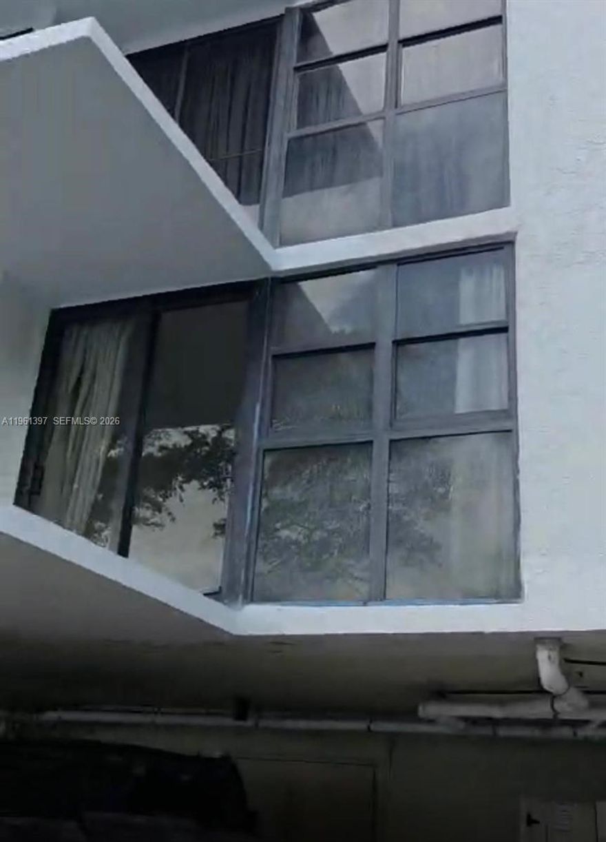 Attention investors! Spacious 1,398 Sq.Ft unit 2/2 offering a strong value-add opportunity. Property requires updates and is being sold as-is, with no appliances included. Ideal for cash buyers looking to renovate and maximize potential. Generous layout and size provide excellent upside. Great opportunity for investors or renovation-focused buyers.