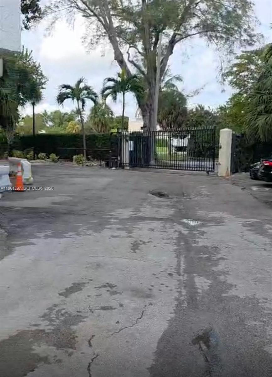 CORAL BAY RACQUET CLUB CO - Residential