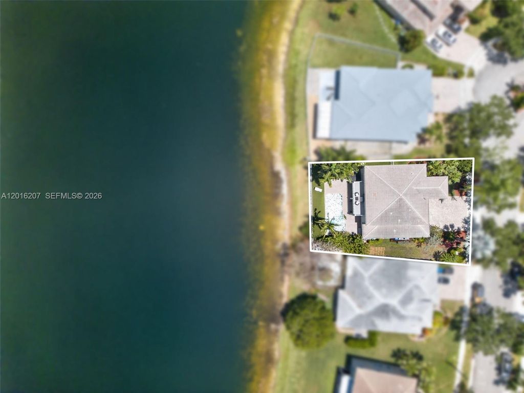 Photo of 16735 NW 11th Street, Pembroke Pines, FL 33028 (MLS # A12016207)