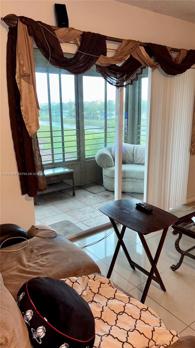 SUN RUN CONDO - Residential