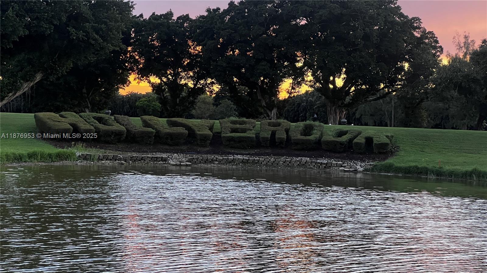 HOLLYBROOK GOLF AND - Residential