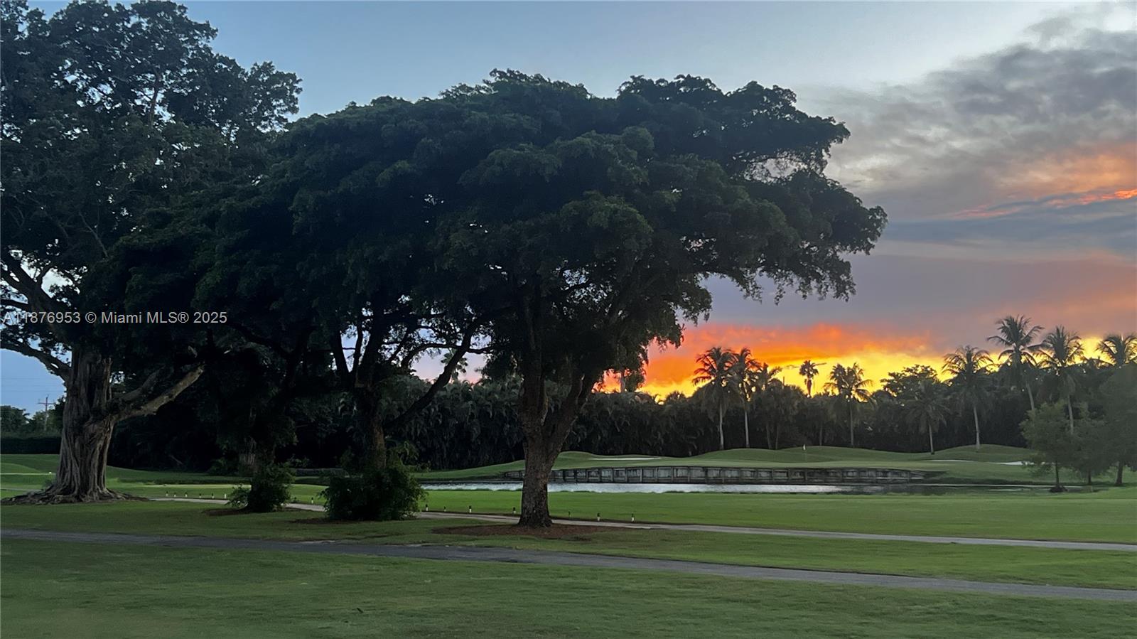 HOLLYBROOK GOLF AND - Residential