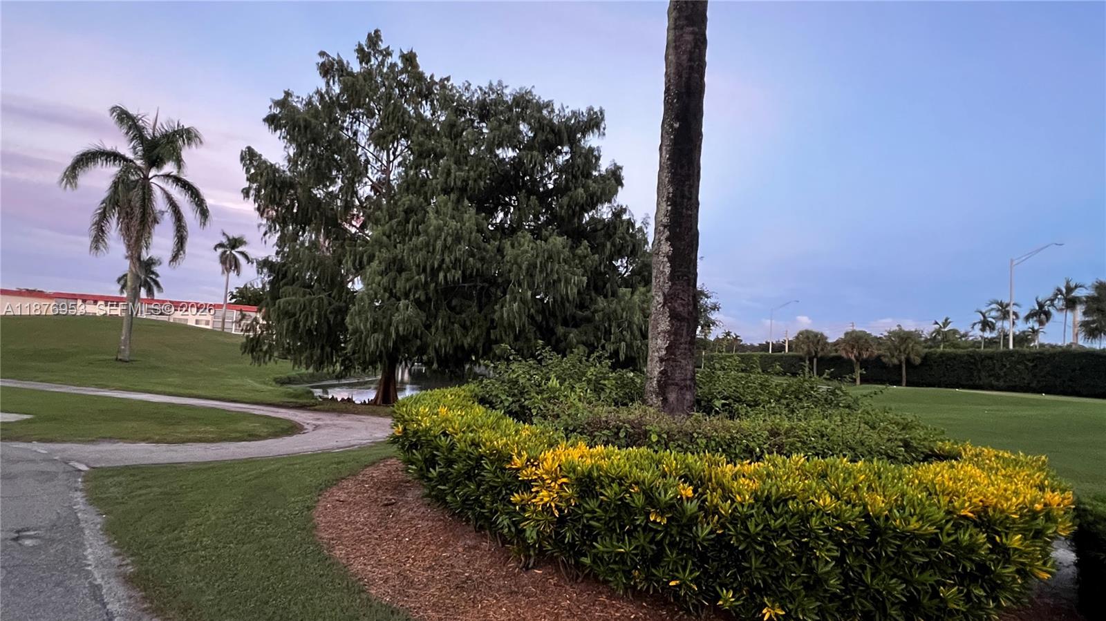 HOLLYBROOK GOLF AND - Residential