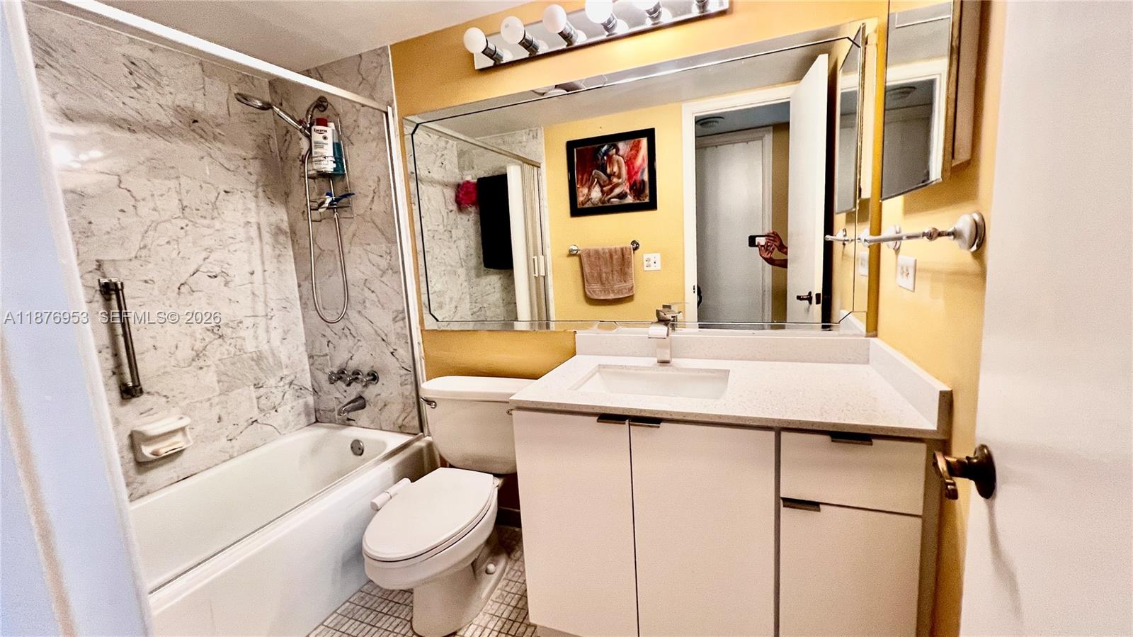 HOLLYBROOK GOLF AND - Residential