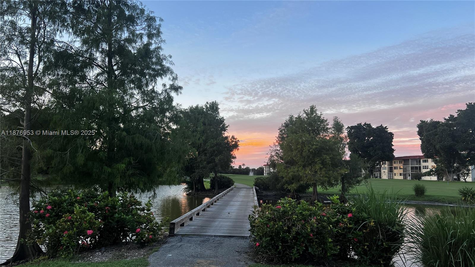 HOLLYBROOK GOLF AND - Residential