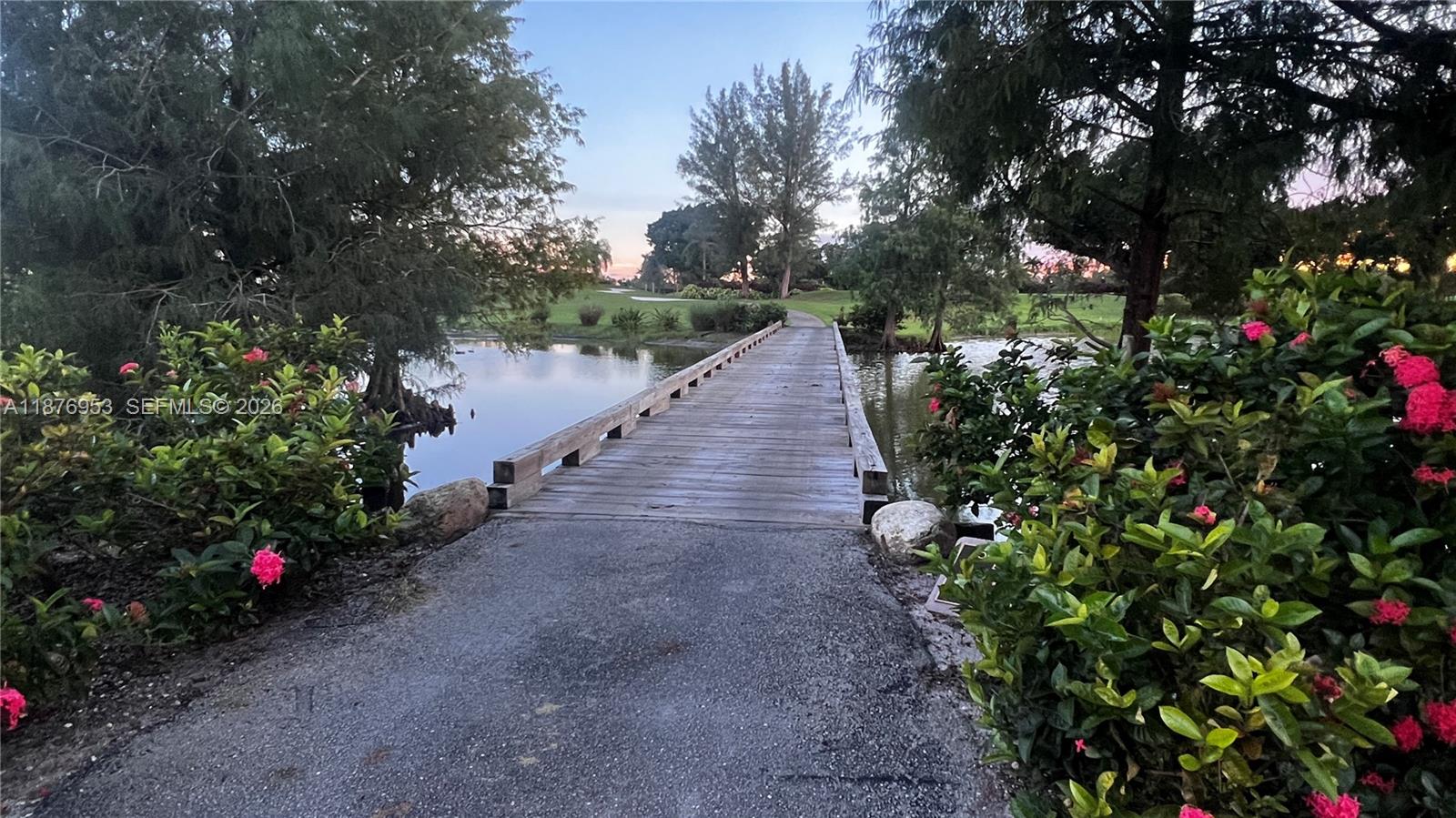HOLLYBROOK GOLF AND - Residential