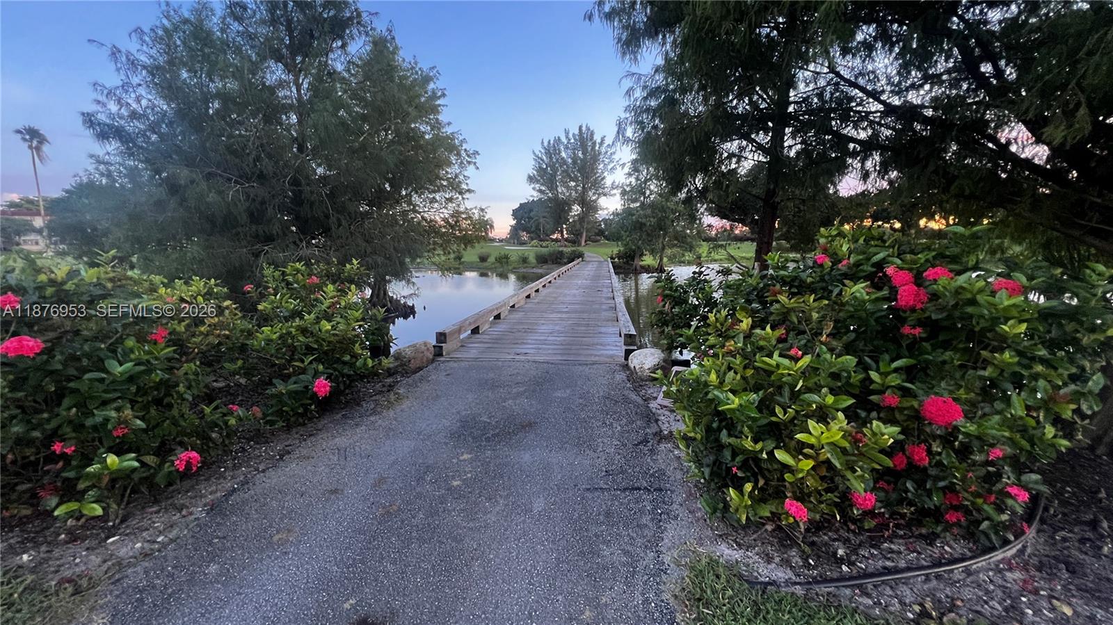 HOLLYBROOK GOLF AND - Residential