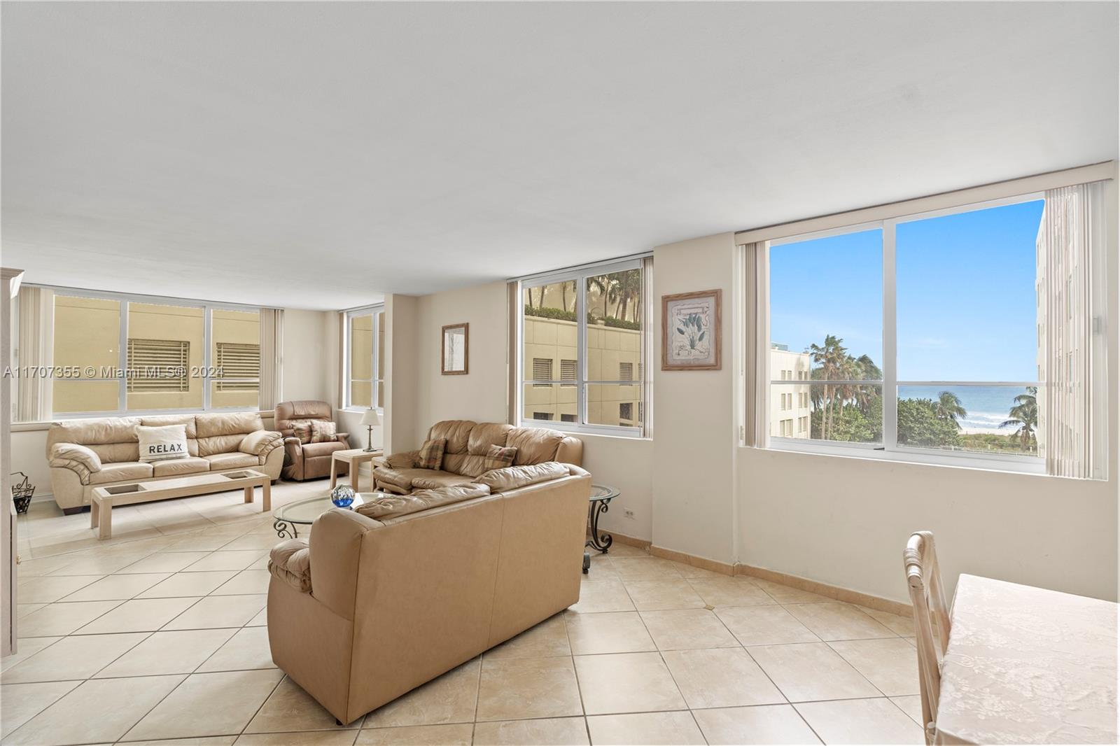 5005 Collins Ave 425