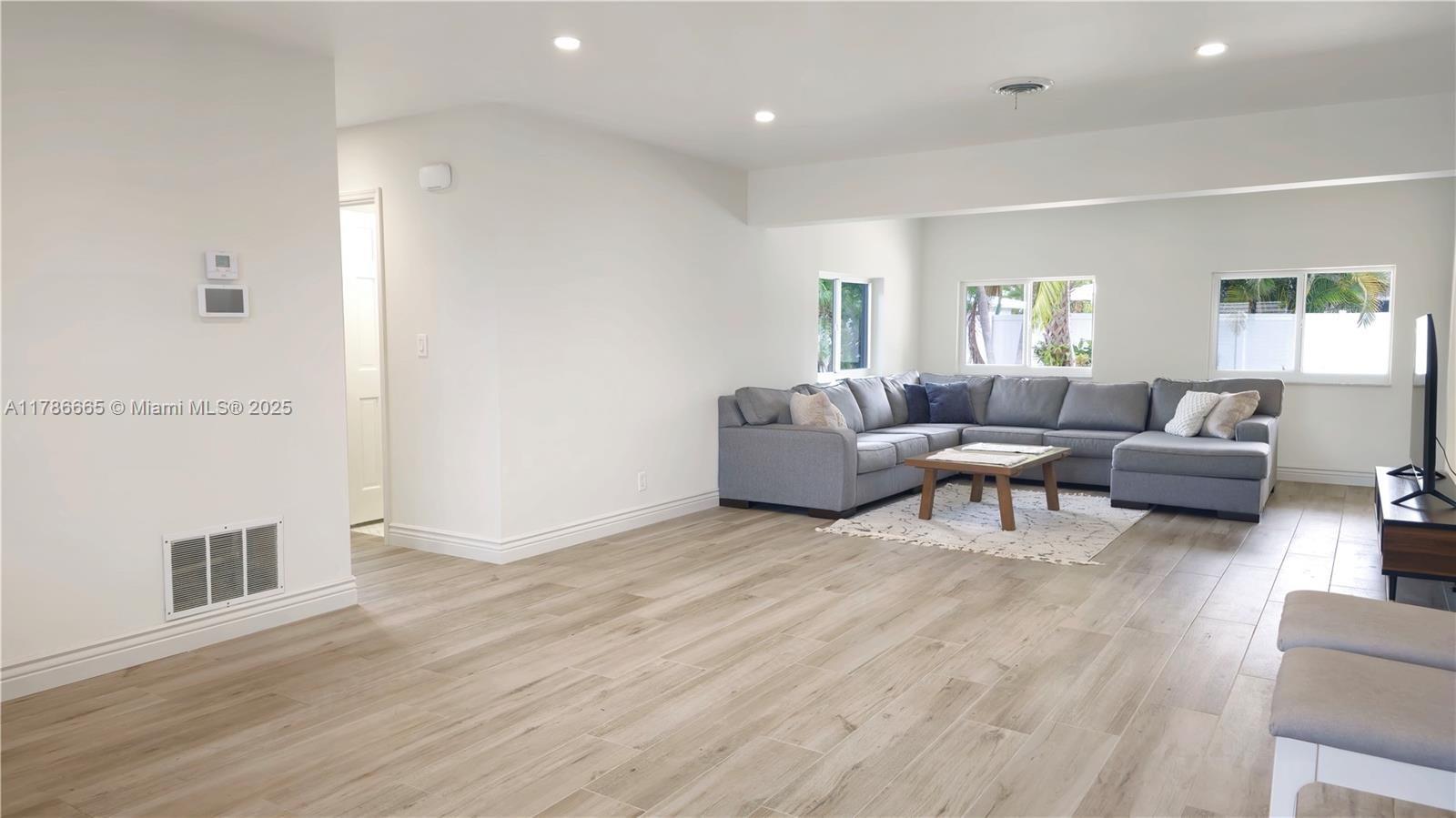 BOCA RATON SQUARE UNIT 2 - Residential Lease