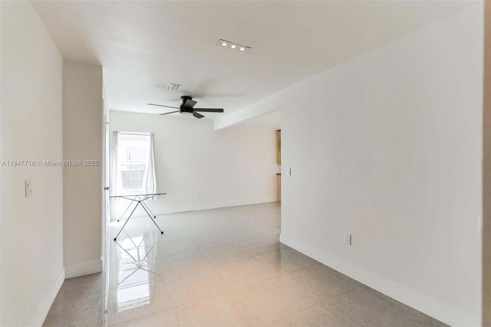 COUNTRY CLUB ESTATES SEC - Residential