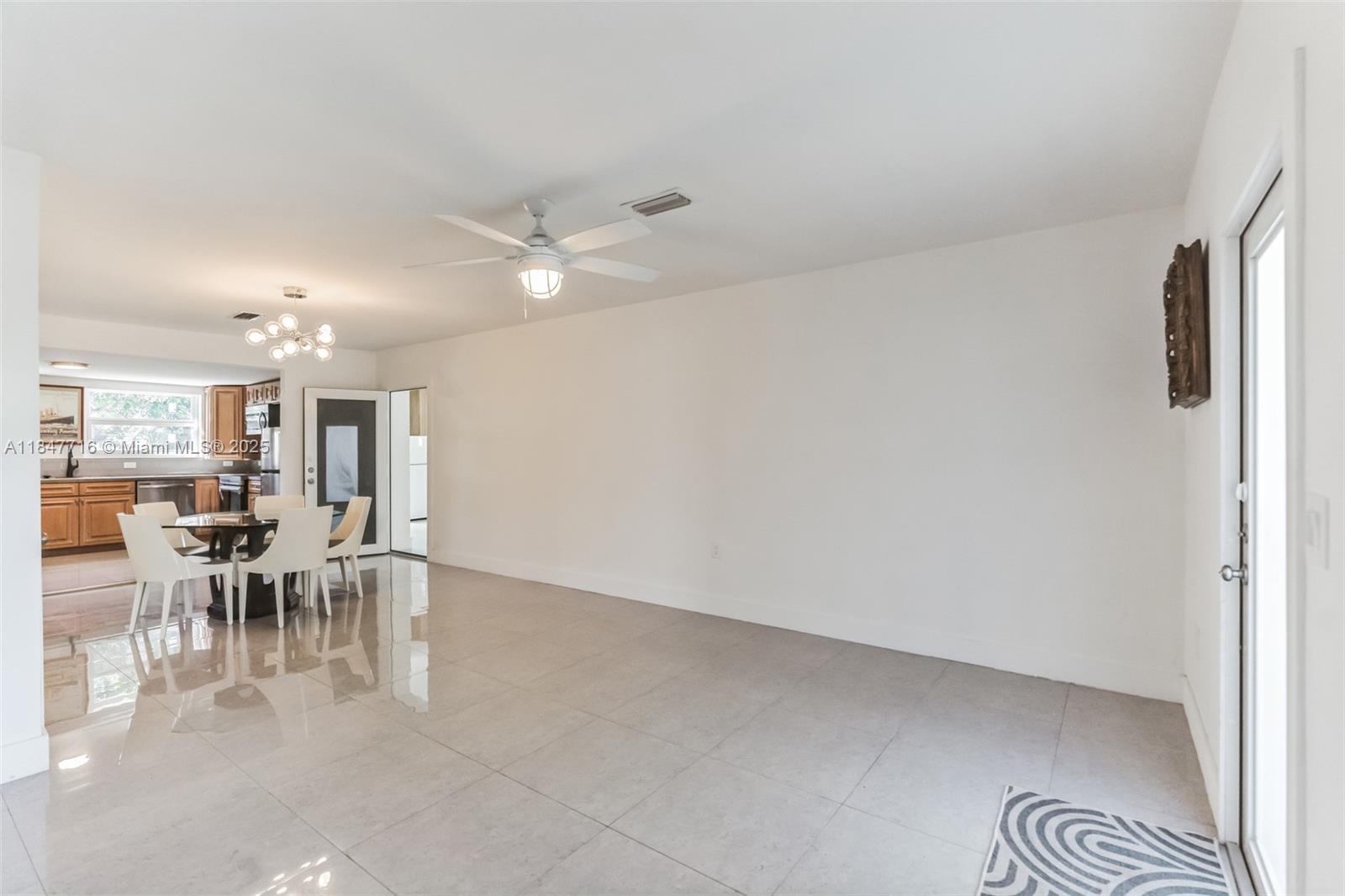 248 Carlisle Dr
