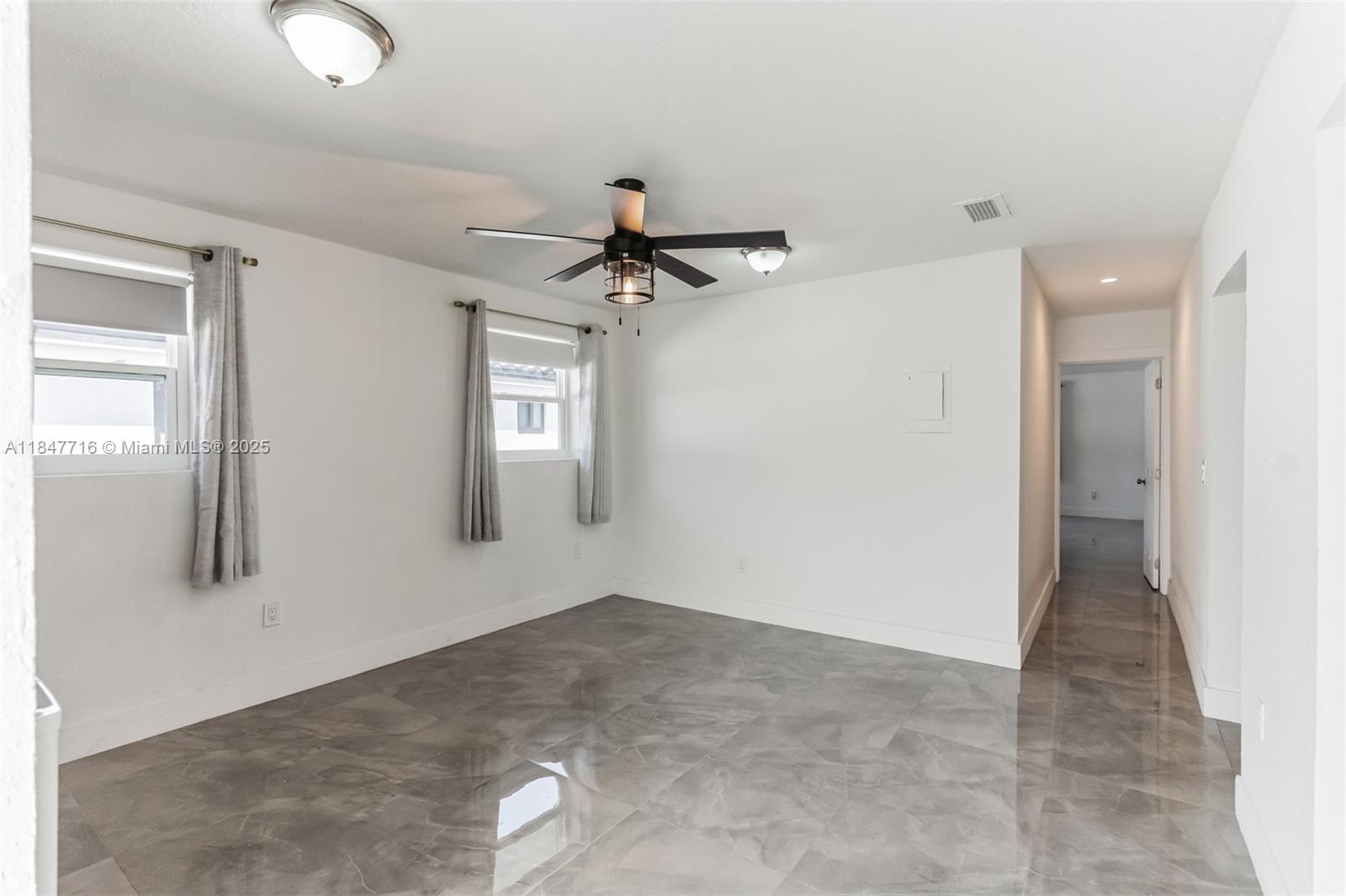 COUNTRY CLUB ESTATES SEC - Residential